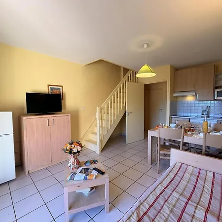 Mediterranean Sea View Escape For 6 Appartement