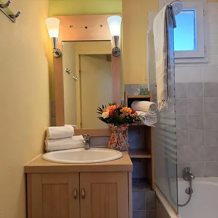 Mediterranean Sea View Escape For 6 Appartement *