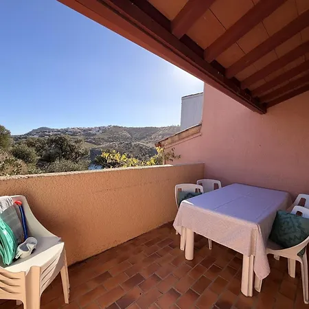 Mediterranean Sea View Escape For 6 Appartement